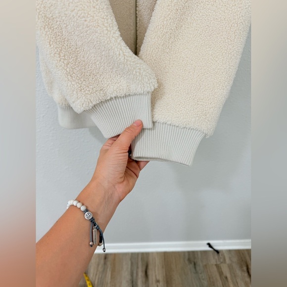 Avec Les Filles Women’s Beige Tan Full Zip Faux Fur Jacket Coat Size Large - Picture 5 of 11